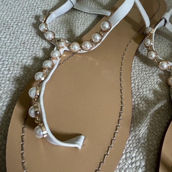 TORY BURCH White Sandals T-Strap Pearls Buckle Womens Size 10 - Picture 3 of 8